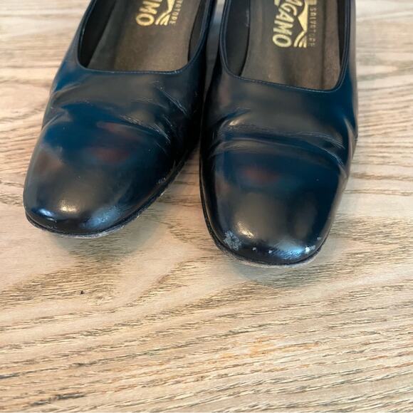 Salvatore Ferragamo Black Leather Pump Metallic Heel Size 8.5 Narrow - Picture 9 of 13